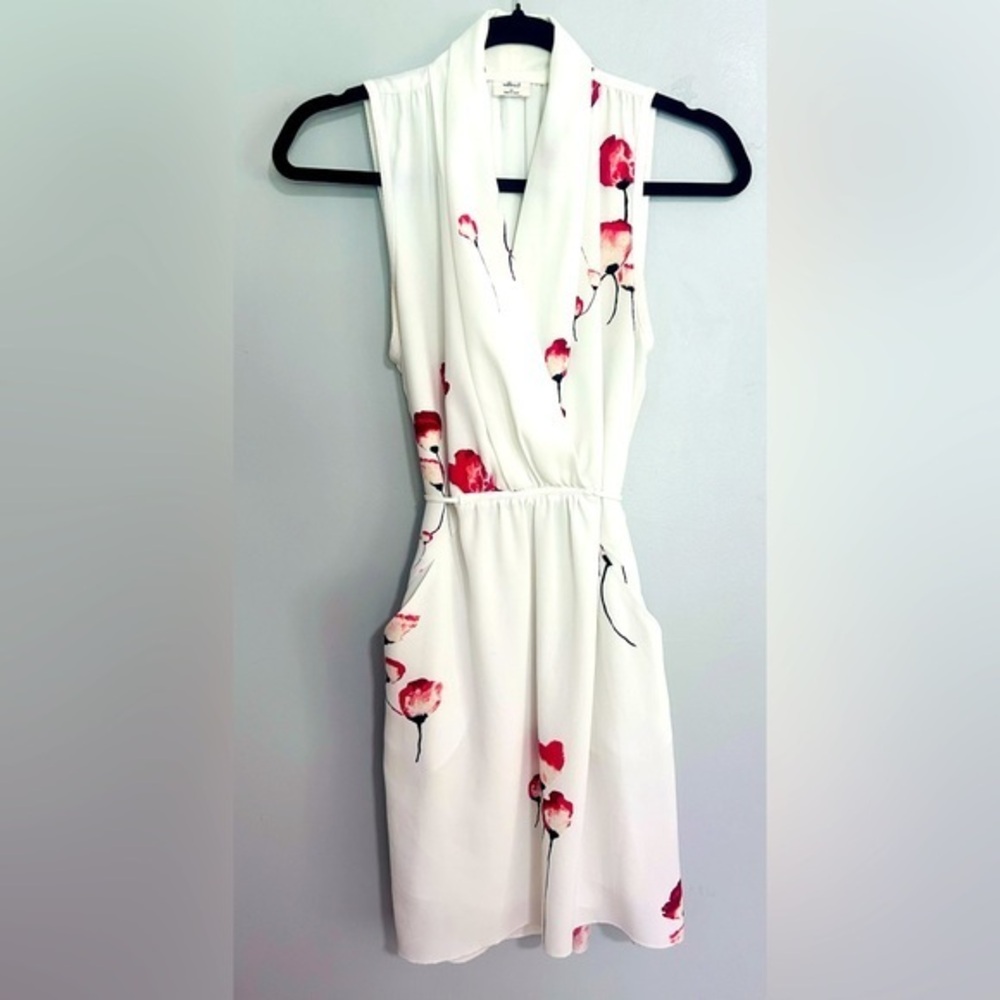 Wilfred Floral Sleeveless Crossover Mini Dress Sz XS White & Floral soft girl
